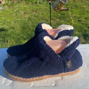 LL Bean Cozy Women’s Navy Blue Sherpa Comfort High Pile Booties Slippers SZ 9